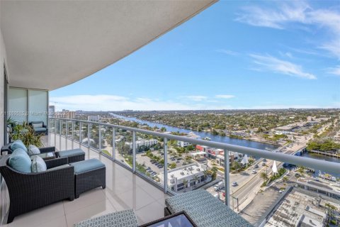 Condo in Pompano Beach, Florida, 2 bedrooms  № 1947983 - photo 27