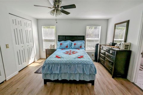 House in Haines City, Florida 4 bedrooms, 157.93 sq.m. № 1909357 - photo 6