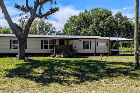 House in Haines City, Florida 4 bedrooms, 157.93 sq.m. № 1909357 - photo 1