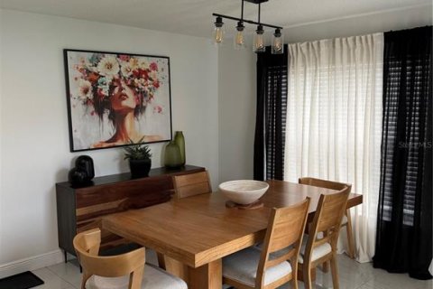 Купить виллу или дом в Киссимми, Флорида 10 комнат, 289.86м2, № 2345495 - фото 4