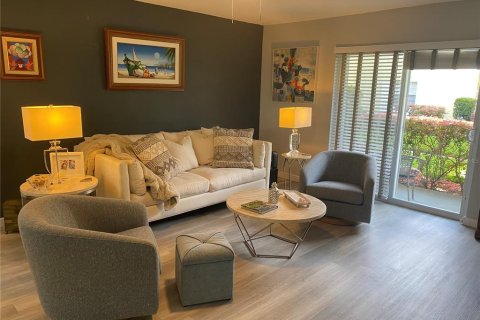 Condominio en alquiler en Winter Park, Florida, 2 dormitorios, 95.32 m2 № 1912978 - foto 4