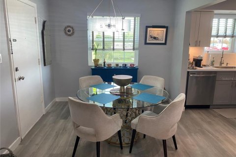 Condominio en alquiler en Winter Park, Florida, 2 dormitorios, 95.32 m2 № 1912978 - foto 6