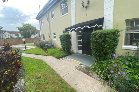 Condominio en alquiler en Winter Park, Florida, 2 dormitorios, 95.32 m2 № 1912978 - foto 2