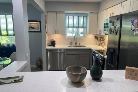 Condominio en alquiler en Winter Park, Florida, 2 dormitorios, 95.32 m2 № 1912978 - foto 9