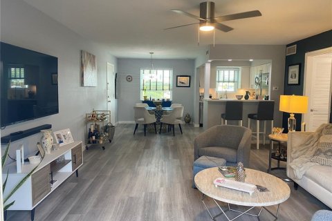 Condominio en alquiler en Winter Park, Florida, 2 dormitorios, 95.32 m2 № 1912978 - foto 5