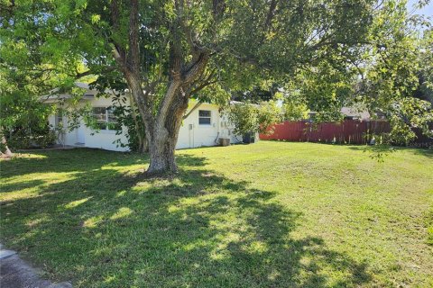 House in Clearwater, Florida 2 bedrooms, 118.73 sq.m. № 1838833 - photo 3