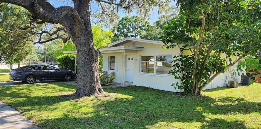 House in Clearwater, Florida 2 bedrooms, 118.73 sq.m. № 1838833