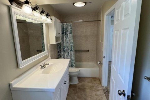 Propiedad comercial en alquiler en Pompano Beach, Florida, 2 dormitorios, 89.19 m2 № 1229195 - foto 1