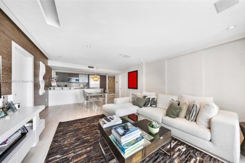Condo in Miami, Florida, 2 bedrooms  № 1745960 - photo 9