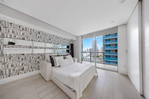 Condo in Miami, Florida, 2 bedrooms  № 1745960 - photo 11
