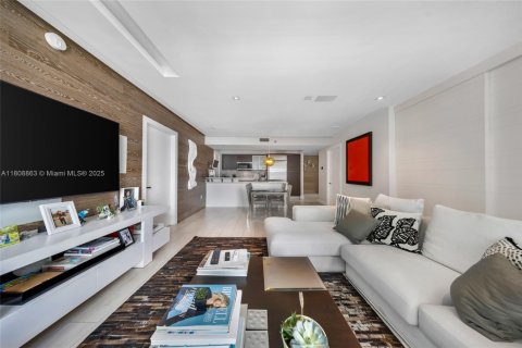 Condo in Miami, Florida, 2 bedrooms  № 1745960 - photo 8