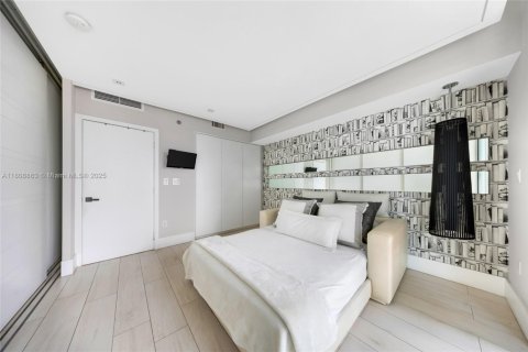 Condo in Miami, Florida, 2 bedrooms  № 1745960 - photo 10