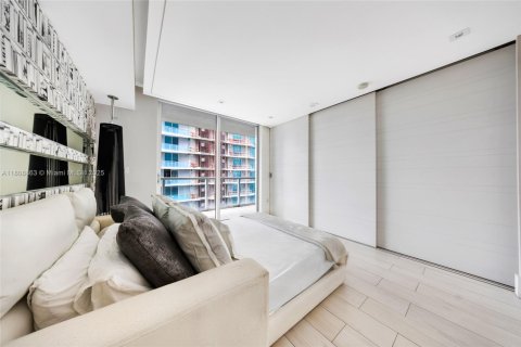 Condo in Miami, Florida, 2 bedrooms  № 1745960 - photo 12