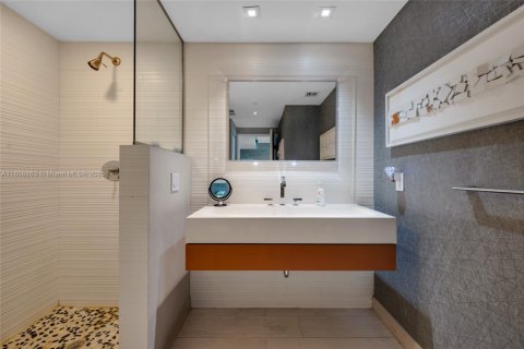 Condo in Miami, Florida, 2 bedrooms  № 1745960 - photo 21