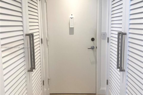 Снять в аренду кондоминиум в Майами, Флорида 1 спальня, 73.11м2, № 2021885 - фото 5