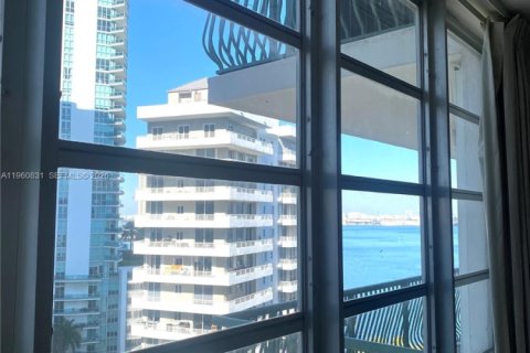 Снять в аренду кондоминиум в Майами, Флорида 1 спальня, 73.11м2, № 2021885 - фото 2