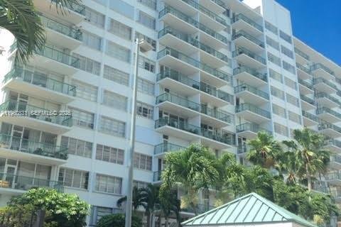 Снять в аренду кондоминиум в Майами, Флорида 1 спальня, 73.11м2, № 2021885 - фото 19