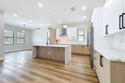 Villa ou maison à vendre à Tampa, Floride: 5 chambres, 332.96 m2 № 2148133 - photo 3