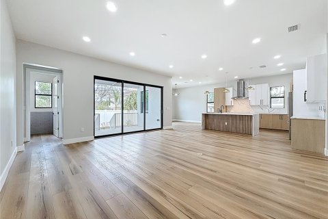 Villa ou maison à vendre à Tampa, Floride: 5 chambres, 332.96 m2 № 2148133 - photo 8