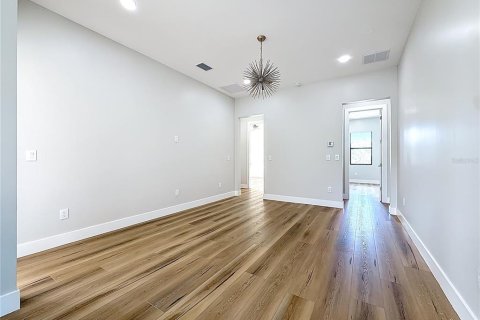 Villa ou maison à vendre à Tampa, Floride: 5 chambres, 332.96 m2 № 2148133 - photo 16
