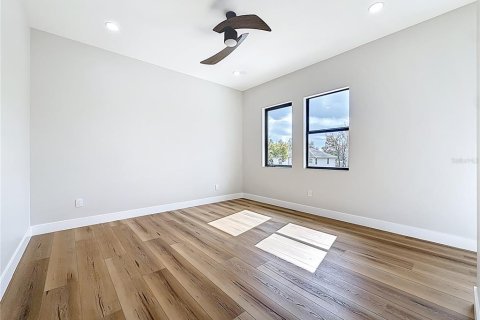 Villa ou maison à vendre à Tampa, Floride: 5 chambres, 332.96 m2 № 2148133 - photo 17