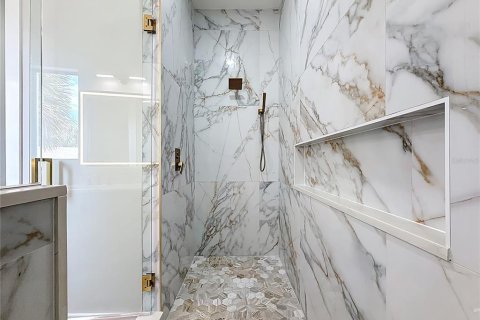Villa ou maison à vendre à Tampa, Floride: 5 chambres, 332.96 m2 № 2148133 - photo 13