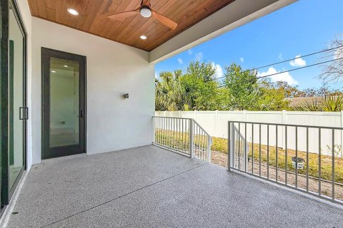Villa ou maison à vendre à Tampa, Floride: 5 chambres, 332.96 m2 № 2148133 - photo 28