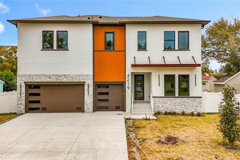 Villa ou maison à Tampa, Floride 5 chambres, 332.96 m2 № 2148133