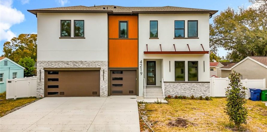 Villa ou maison à Tampa, Floride 5 chambres, 332.96 m2 № 2148133