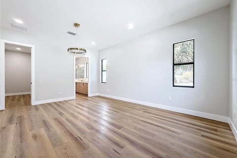 Villa ou maison à vendre à Tampa, Floride: 5 chambres, 332.96 m2 № 2148133 - photo 6