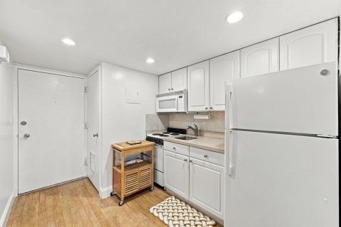 Copropriété à louer à Fort Lauderdale, Floride: 3 pièces, 37.16 m2 № 2411369 - photo 3