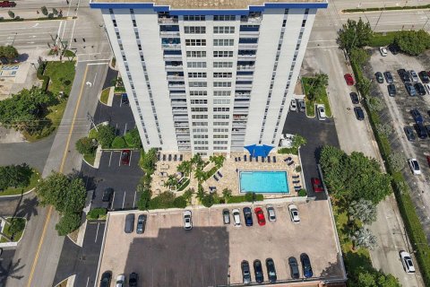 Copropriété à louer à Fort Lauderdale, Floride: 3 pièces, 37.16 m2 № 2411369 - photo 18