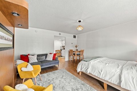 Copropriété à louer à Fort Lauderdale, Floride: 3 pièces, 37.16 m2 № 2411369 - photo 4