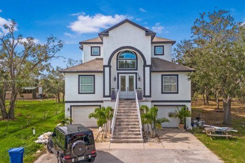 Casa en venta en Tampa, Florida, 4 dormitorios № 1813986 - foto 3
