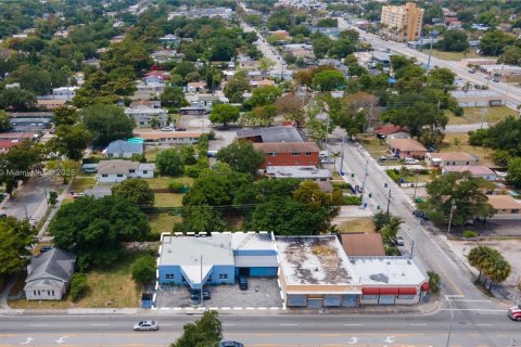 Commercial property in Miami, Florida № 1807175 - photo 4