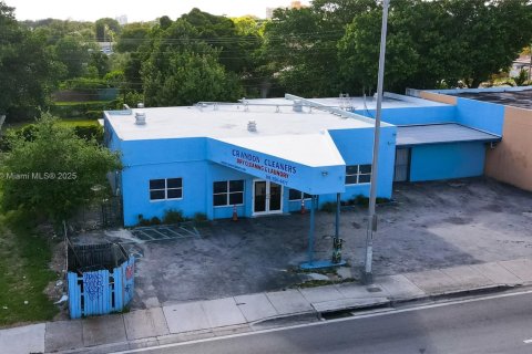 Commercial property in Miami, Florida № 1807175 - photo 7