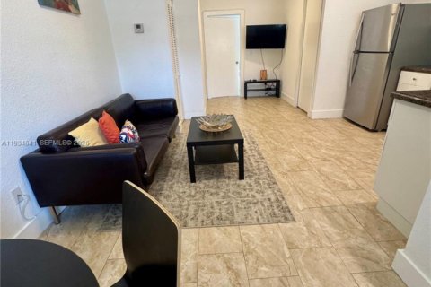 Touwnhouse à louer à Hollywood, Floride: 1 chambre, 46.45 m2 № 2000403 - photo 5