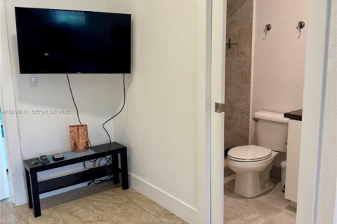 Touwnhouse à louer à Hollywood, Floride: 1 chambre, 46.45 m2 № 2000403 - photo 7