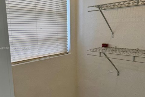 Touwnhouse à louer à Hollywood, Floride: 1 chambre, 46.45 m2 № 2000403 - photo 12