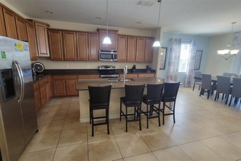 Casa en venta en Kissimmee, Florida, 6 dormitorios, 305.74 m2 № 1619155 - foto 8
