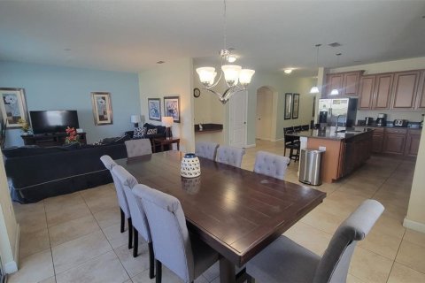 Casa en venta en Kissimmee, Florida, 6 dormitorios, 305.74 m2 № 1619155 - foto 12