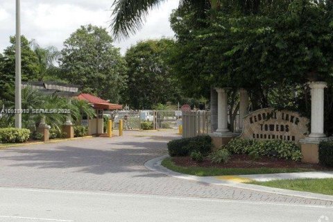 Condo in Miami, Florida, 2 bedrooms  № 2075422