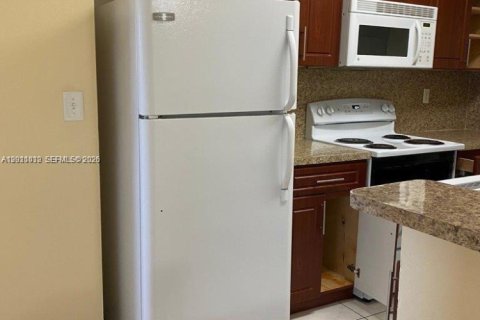 Condo in Miami, Florida, 2 bedrooms  № 2075422 - photo 7