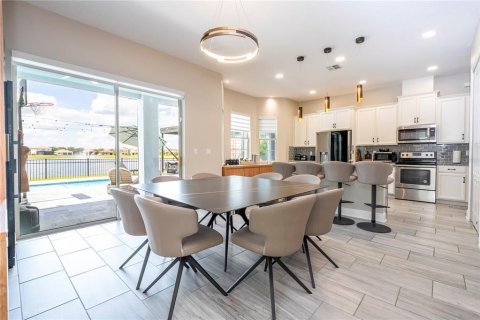 House in Orlando, Florida 5 bedrooms, 269.32 sq.m. № 2147967 - photo 28