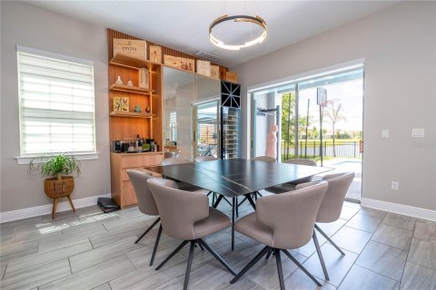 House in Orlando, Florida 5 bedrooms, 269.32 sq.m. № 2147967 - photo 17