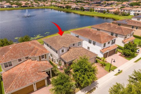 House in Orlando, Florida 5 bedrooms, 269.32 sq.m. № 2147967 - photo 4