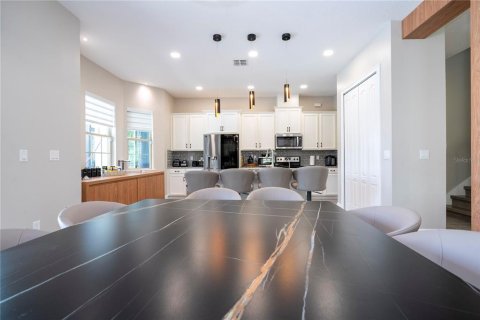 House in Orlando, Florida 5 bedrooms, 269.32 sq.m. № 2147967 - photo 16