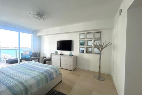 Condo in Hallandale Beach, Florida, 2 bedrooms  № 1888737 - photo 16