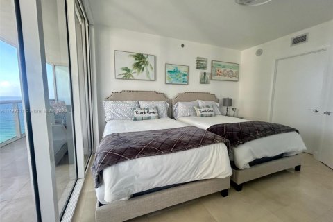 Condo in Hallandale Beach, Florida, 2 bedrooms  № 1888737 - photo 13