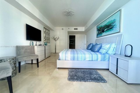 Condo in Hallandale Beach, Florida, 2 bedrooms  № 1888737 - photo 19